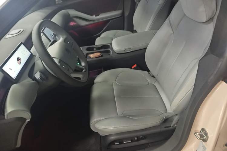 Used Nio ET5 2022 75 kWh Left Front Seat