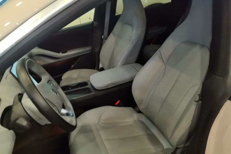 Used Nio ET5 2022 75 kWh Left Front Seat