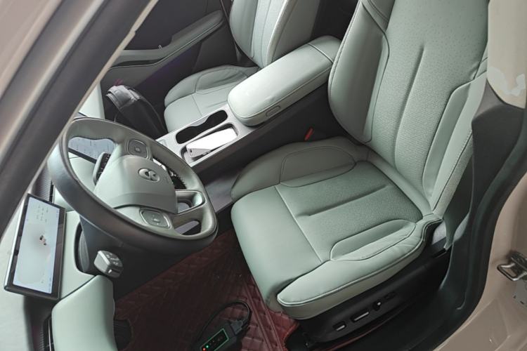 Used Nio ET5 2022 75 kWh Left Front Seat