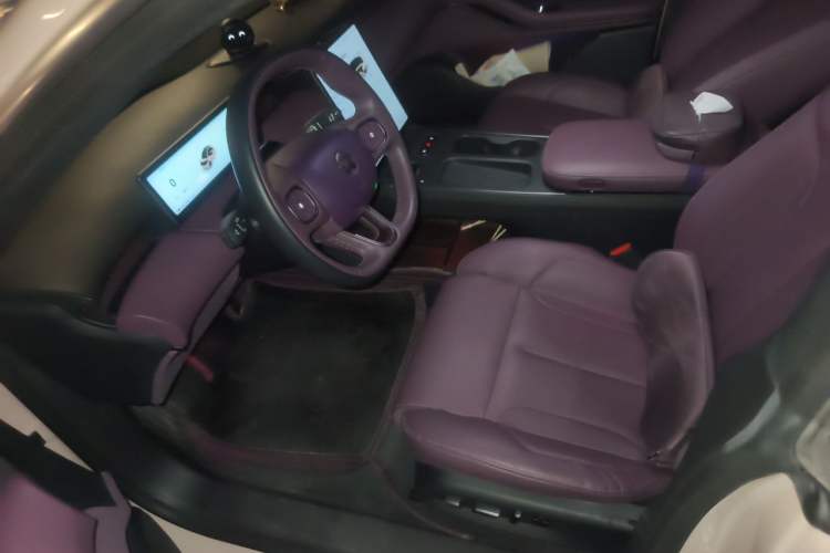 Used Nio ET5 2022 75 kWh Left Front Seat