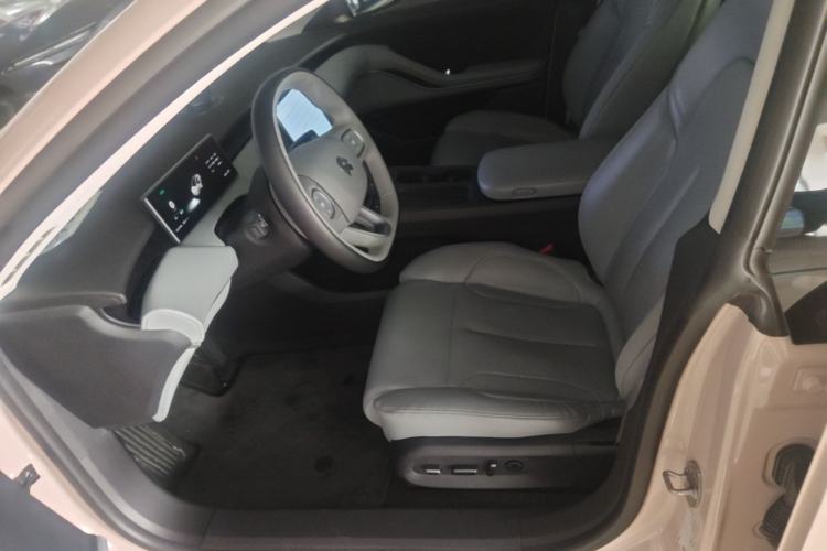 Used Nio ET5 2022 75 kWh Left Front Seat