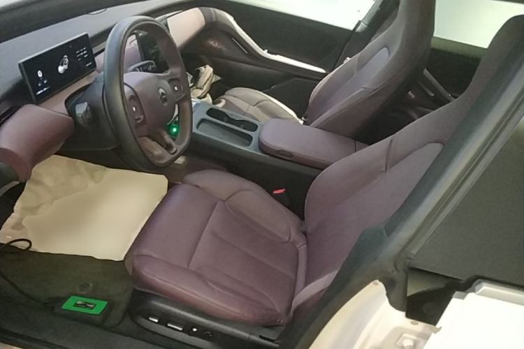 Used Nio ET5 2022 75 kWh Left Front Seat