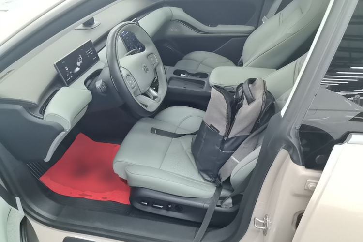 Used Nio ET5 2022 75 kWh Left Front Seat