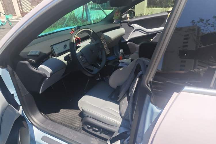 Used Nio ET5 2022 75 kWh Left Front Seat