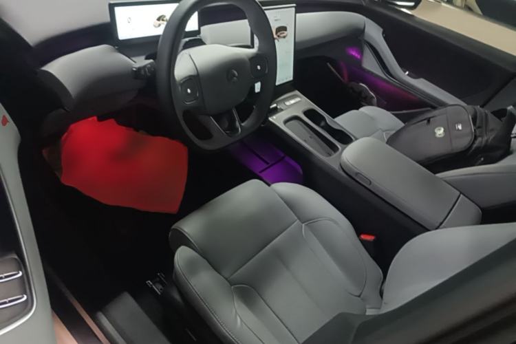 Used Nio ET5 2022 75 kWh Left Front Seat