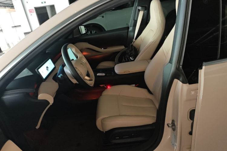 Used Nio ET5 2022 75 kWh Left Front Seat