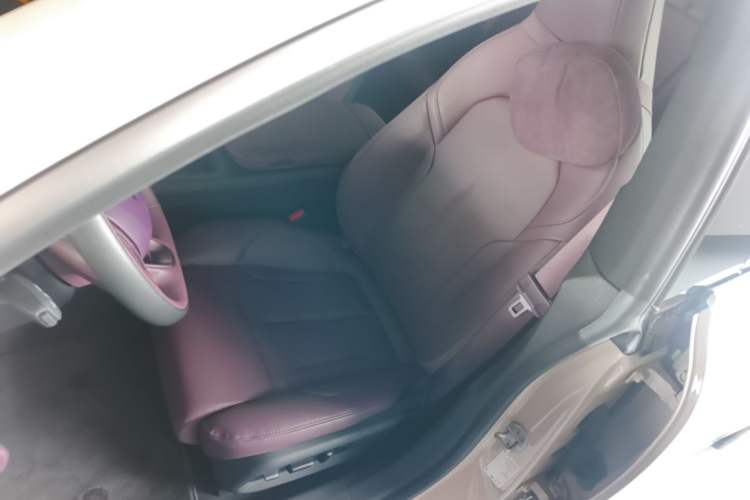 Used Nio ET5 2022 75 kWh Left Front Seat