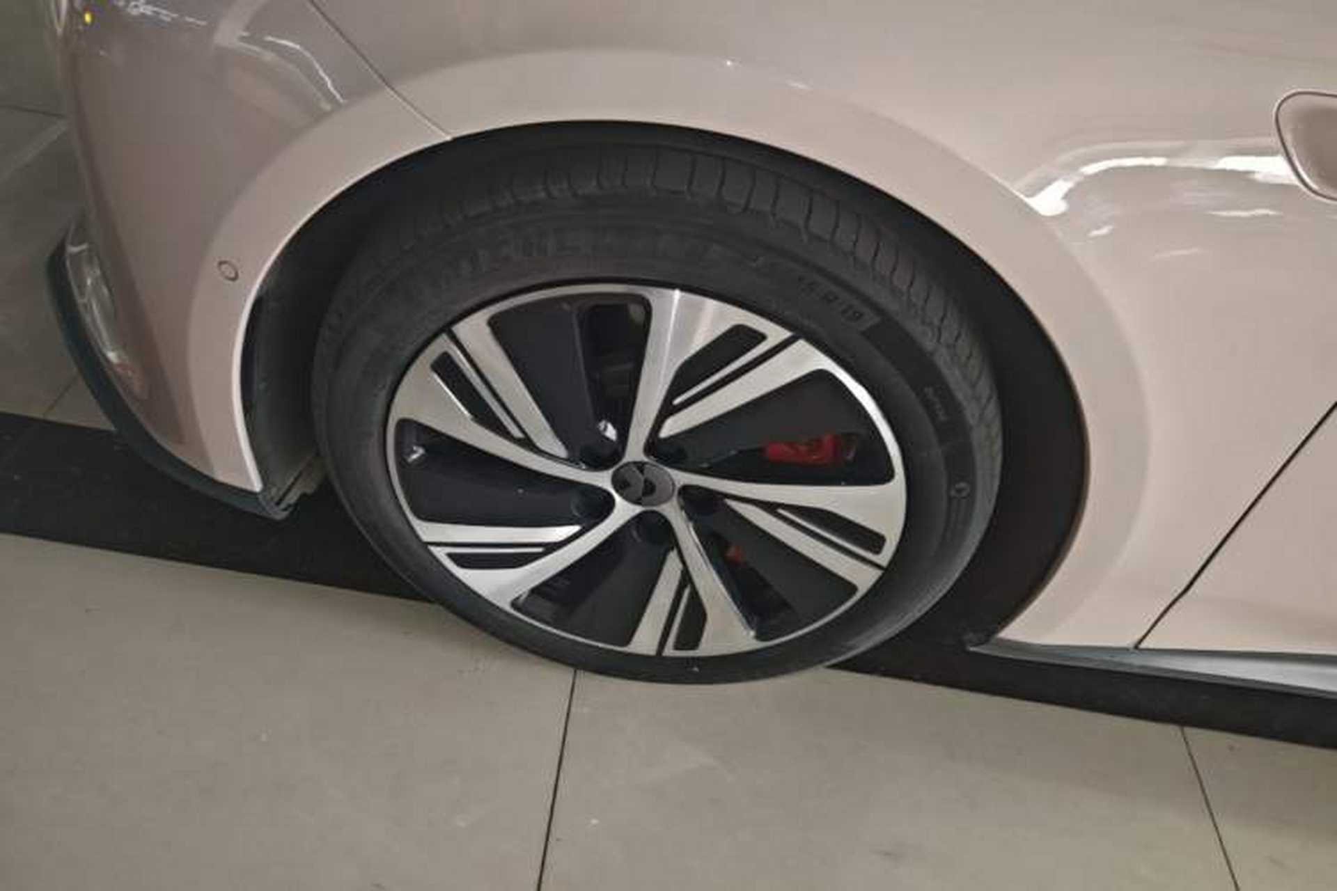 Used Nio ET5 2022 75 kWh Left Front Wheel Hub
