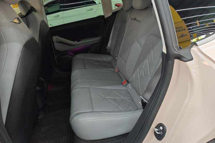 Used Nio ET5 2022 75 kWh Left Rear Seat