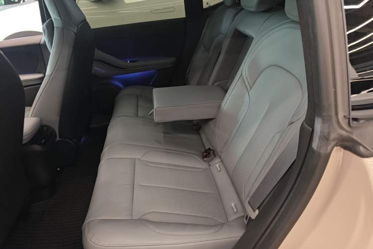 Used Nio ET5 2022 75 kWh Left Rear Seat