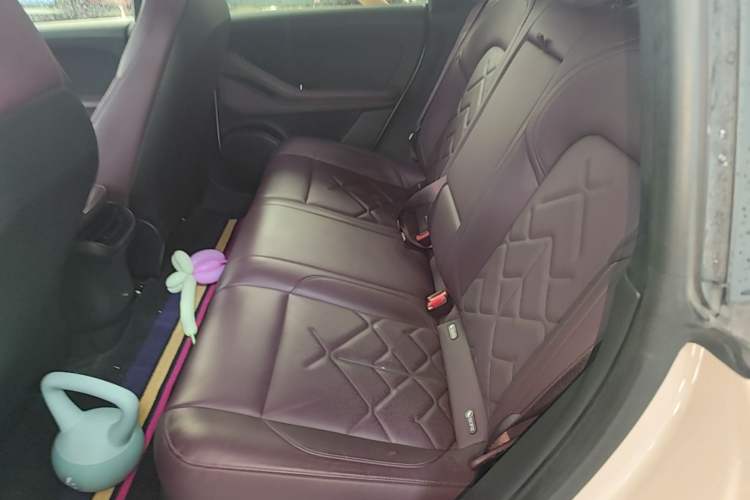 Used Nio ET5 2022 75 kWh Left Rear Seat