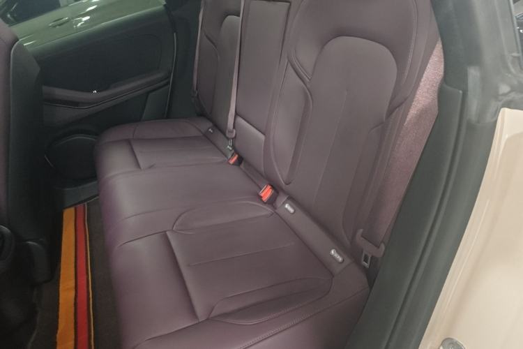 Used Nio ET5 2022 75 kWh Left Rear Seat
