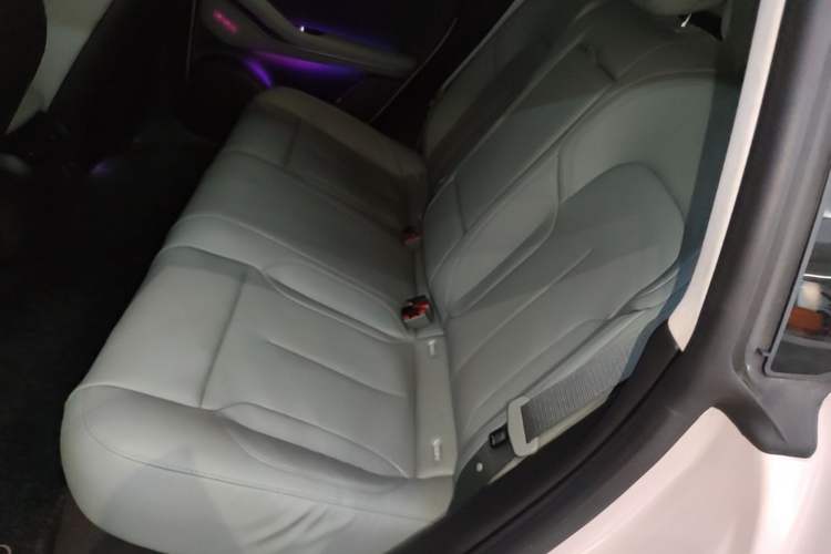 Used Nio ET5 2022 75 kWh Left Rear Seat