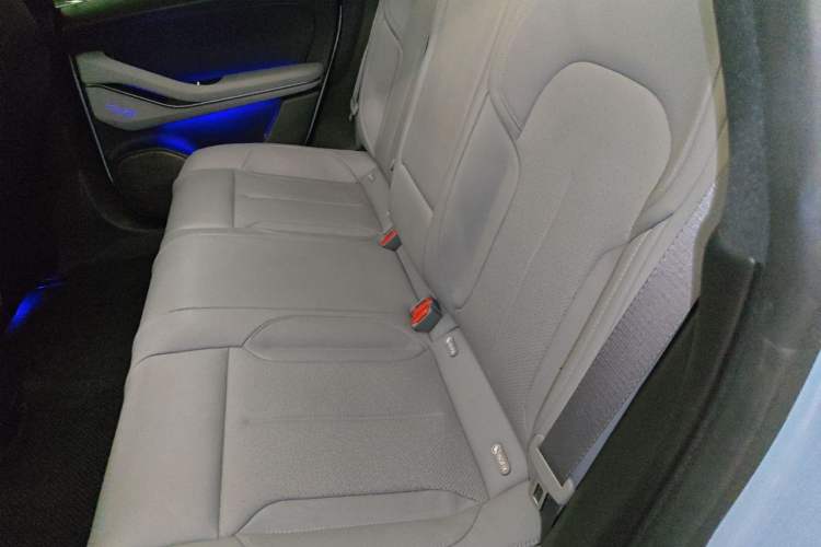 Used Nio ET5 2022 75 kWh Left Rear Seat