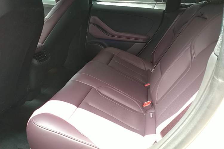 Used Nio ET5 2022 75 kWh Left Rear Seat