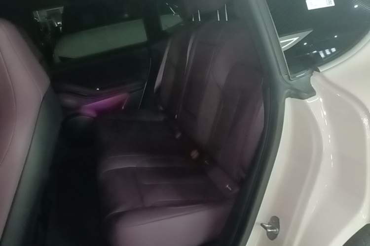 Used Nio ET5 2022 75 kWh Left Rear Seat