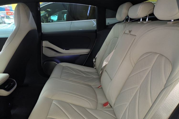 Used Nio ET5 2022 75 kWh Left Rear Seat