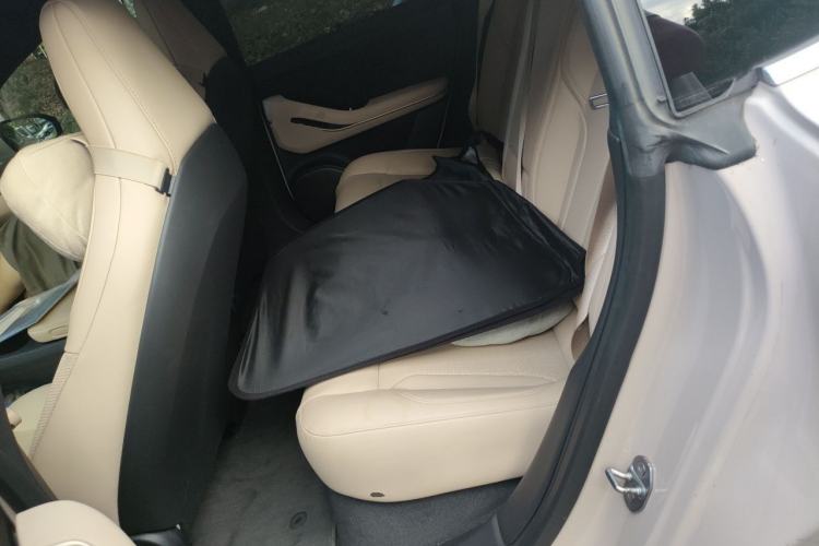 Used Nio ET5 2022 75 kWh Left Rear Seat