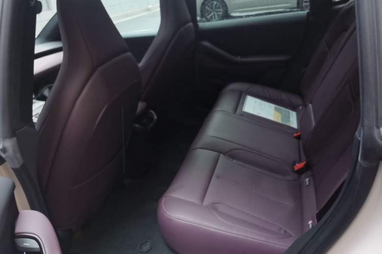Used Nio ET5 2022 75 kWh Left Rear Seat