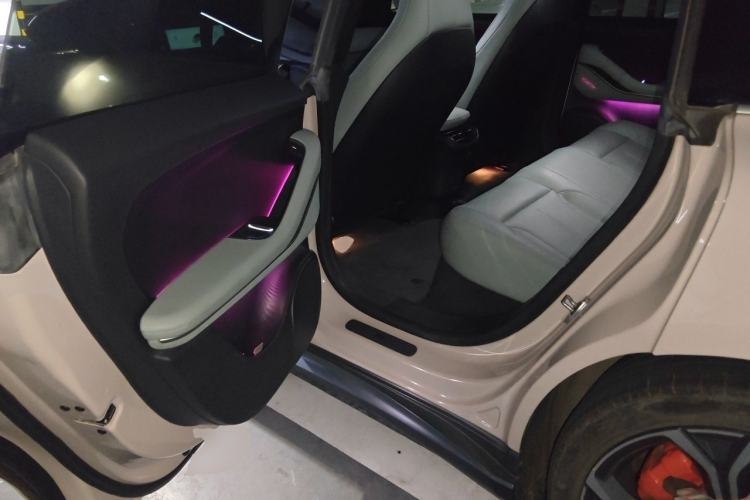 Used Nio ET5 2022 100 kWh Left Rear Seat