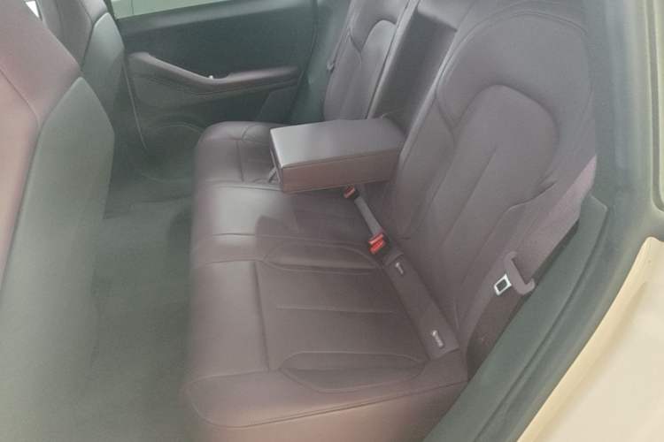 Used Nio ET5 2022 75 kWh Left Rear Seat