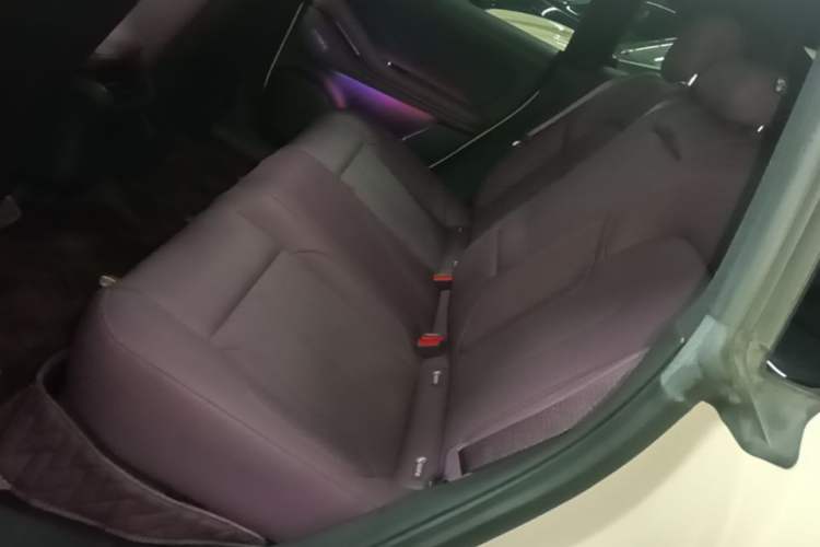 Used Nio ET5 2022 75 kWh Left Rear Seat