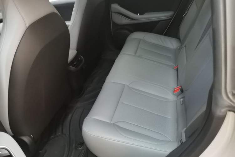 Used Nio ET5 2022 75 kWh Left Rear Seat
