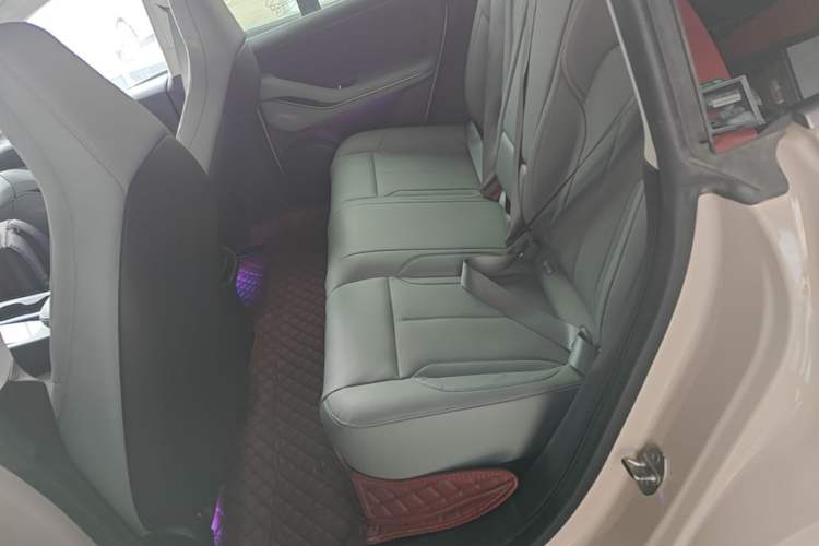 Used Nio ET5 2022 75 kWh Left Rear Seat