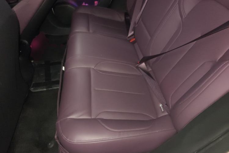 Used Nio ET5 2022 75 kWh Left Rear Seat