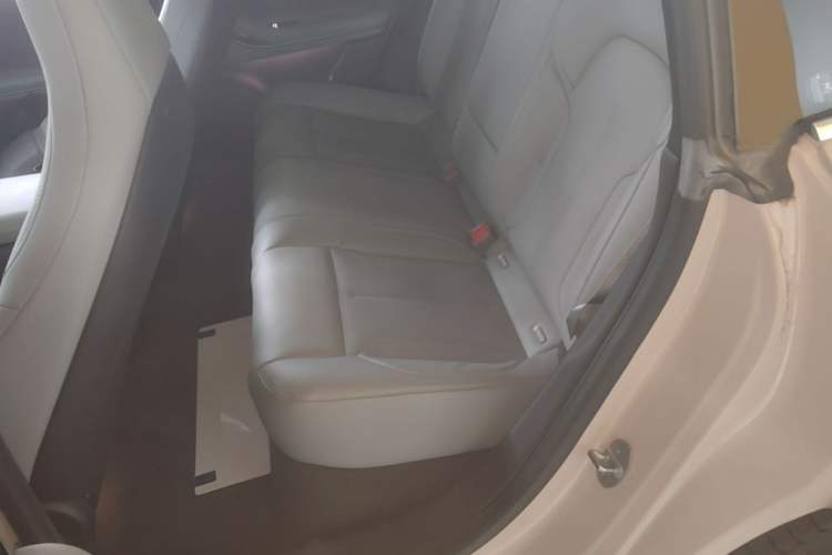Used Nio ET5 2022 75 kWh Left Rear Seat
