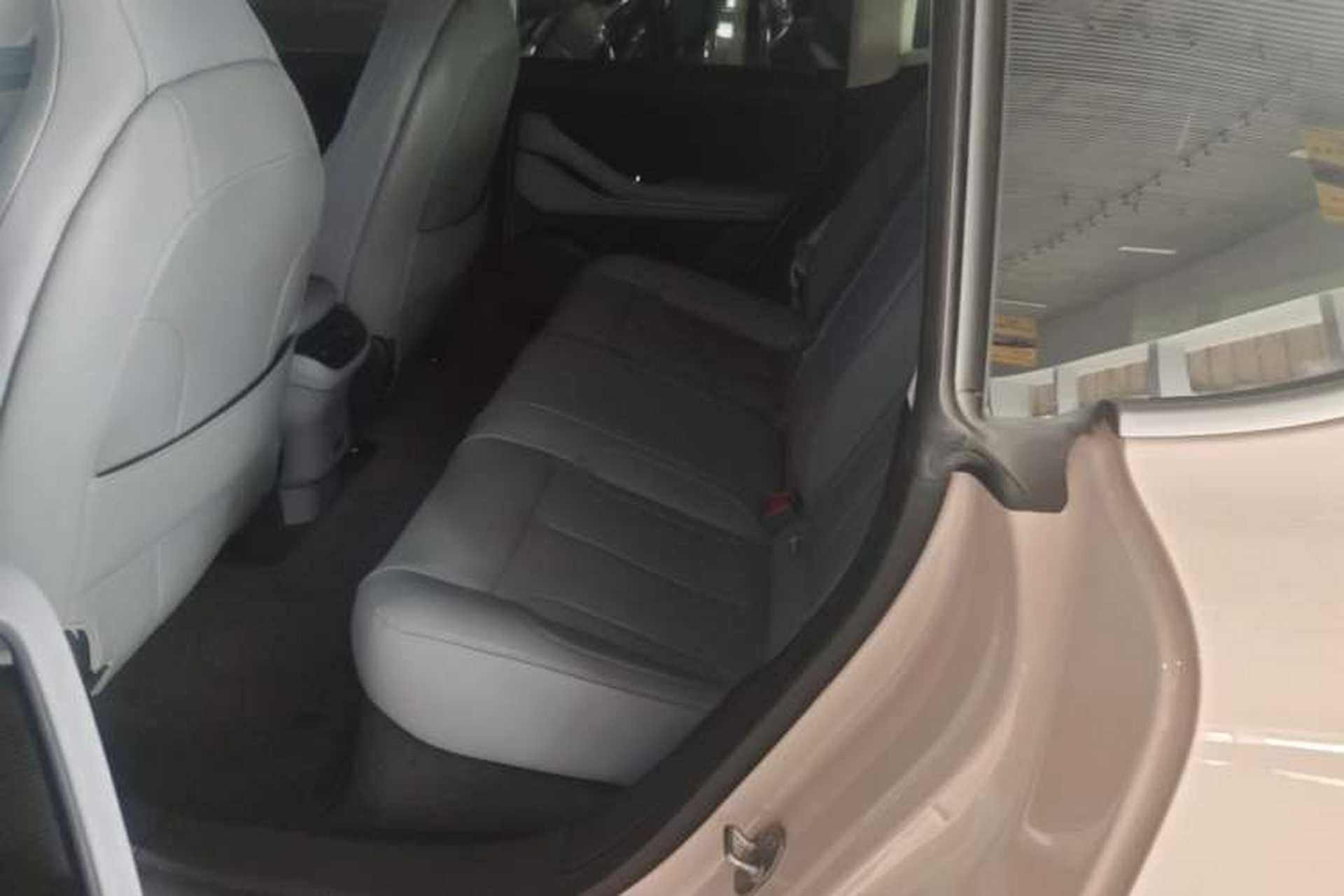 Used Nio ET5 2022 75 kWh Left Rear Seat