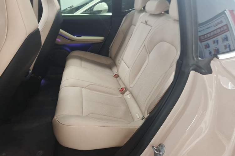Used Nio ET5 2022 75 kWh Left Rear Seat