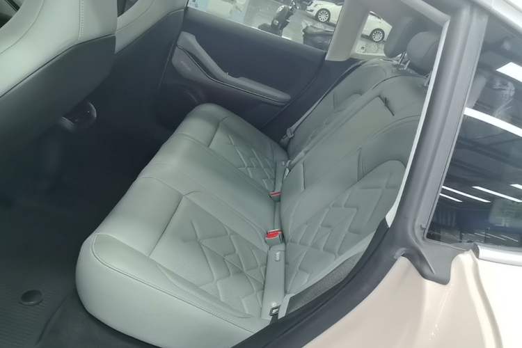 Used Nio ET5 2022 75 kWh Left Rear Seat