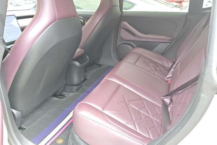 Used Nio ET5 2022 75 kWh Left Rear Seat