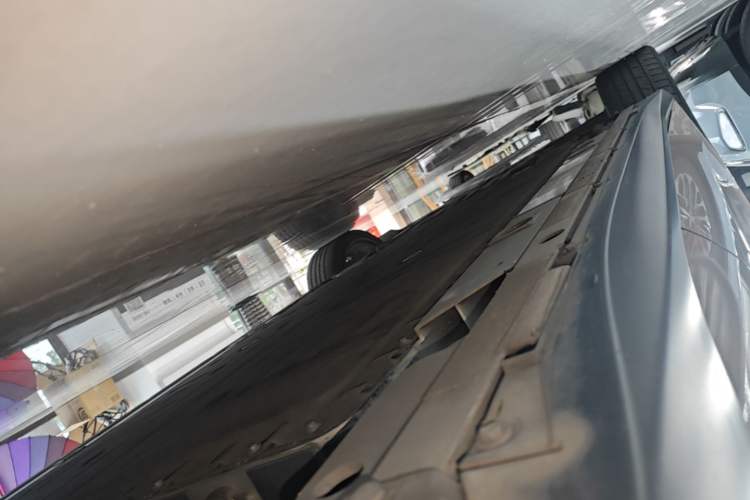 Used Nio ET5 2022 75 kWh Left Side Sill
