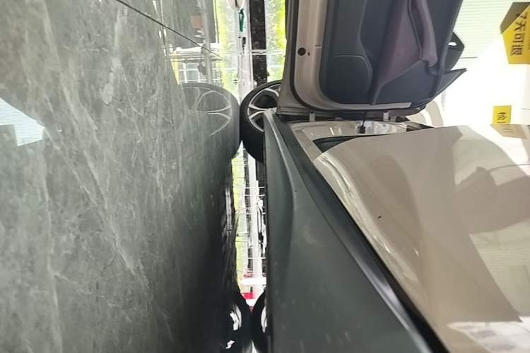 Used Nio ET5 2022 75 kWh Left Side Sill