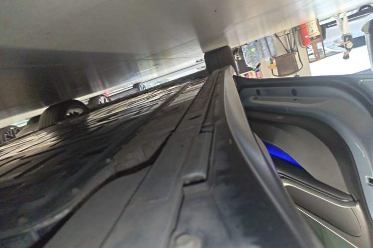 Used Nio ET5 2022 75 kWh Left Side Sill
