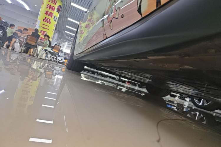 Used Nio ET5 2022 75 kWh Left Side Sill