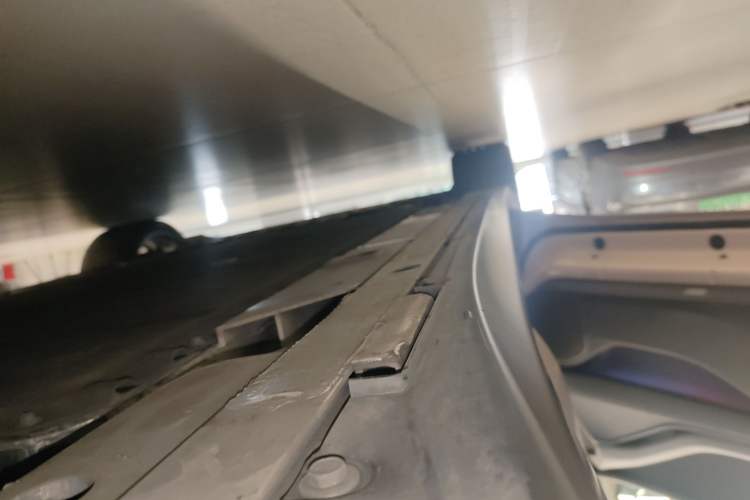 Used Nio ET5 2022 75 kWh Left Side Sill