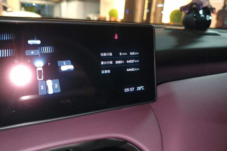 Used Nio ET5 2022 75 kWh Odometer Close Up