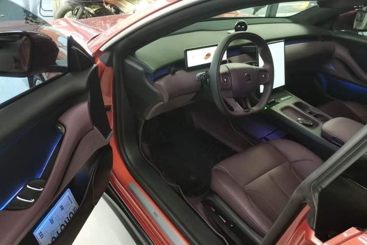 Used Nio ET5 2022 75 kWh Driver Seat