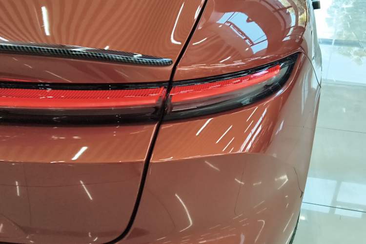 Used Nio ET5 2022 75 kWh Exterior 6