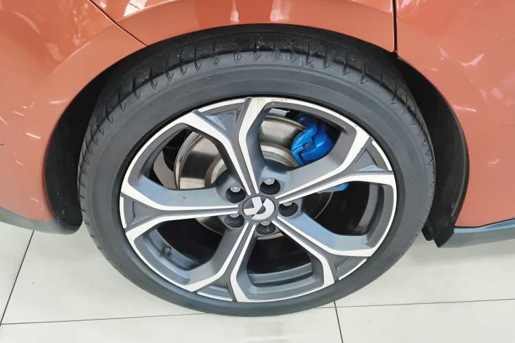 Used Nio ET5 2022 75 kWh Exterior 8