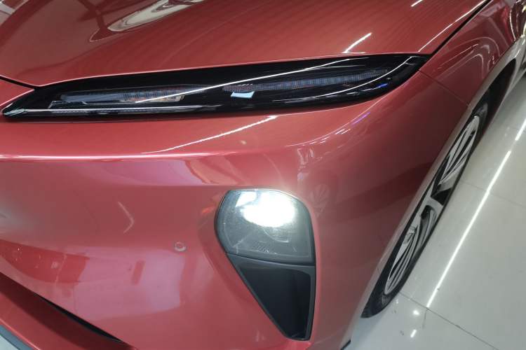 Used Nio ET5 2022 75 kWh Left Front Headlight
