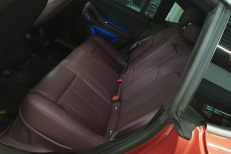 Used Nio ET5 2022 75 kWh Left Rear Seat