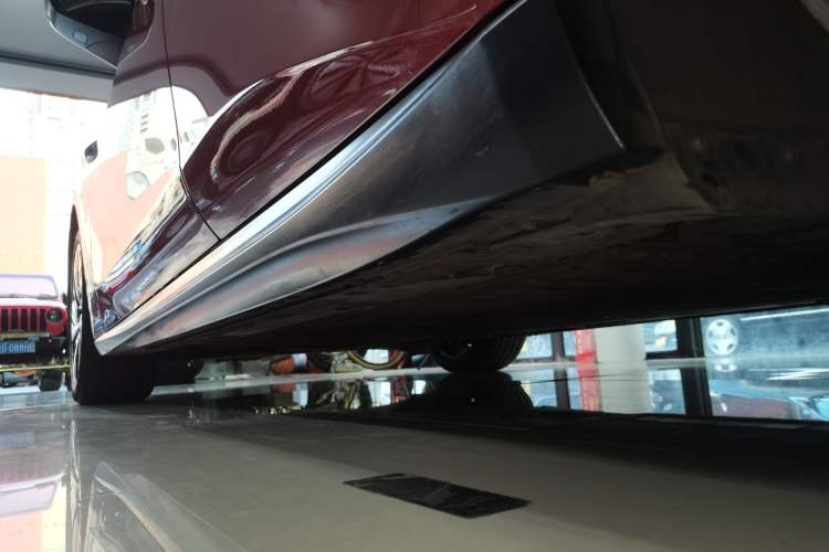 Used Nio ET5 2022 75 kWh Left Side Sill