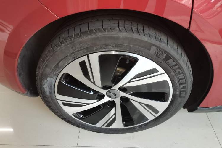 Used Nio ET5 2022 75 kWh Right Rear Wheel Hub