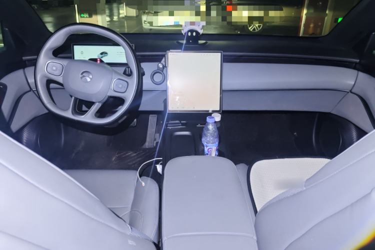 Used Nio ET5 2022 75 kWh Center Console