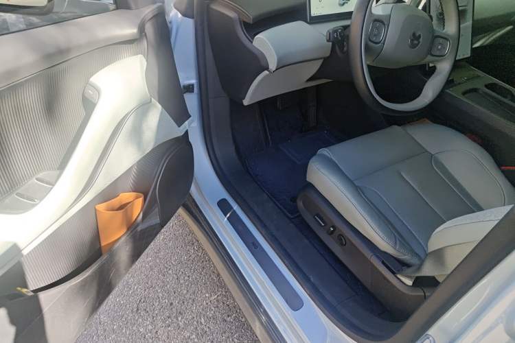 Used Nio ET5 2022 75 kWh Driver Seat