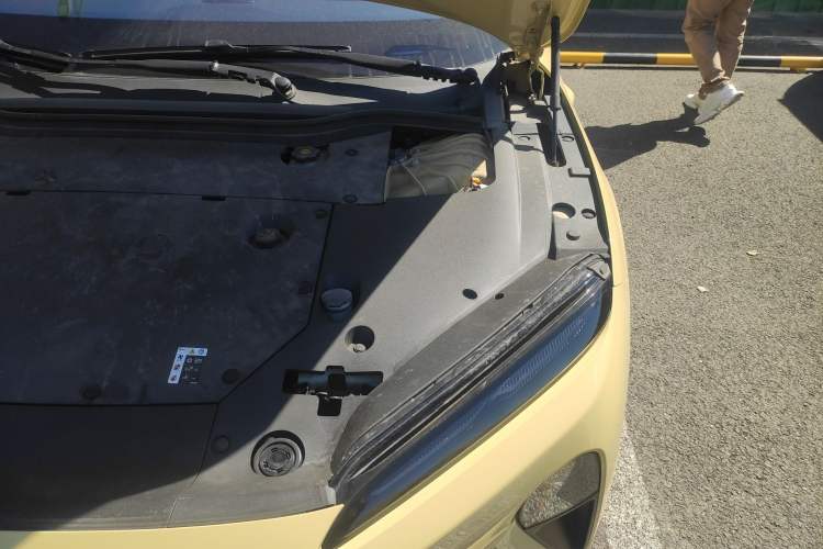 Used Nio ET5 2022 75 kWh Engine Bay Left